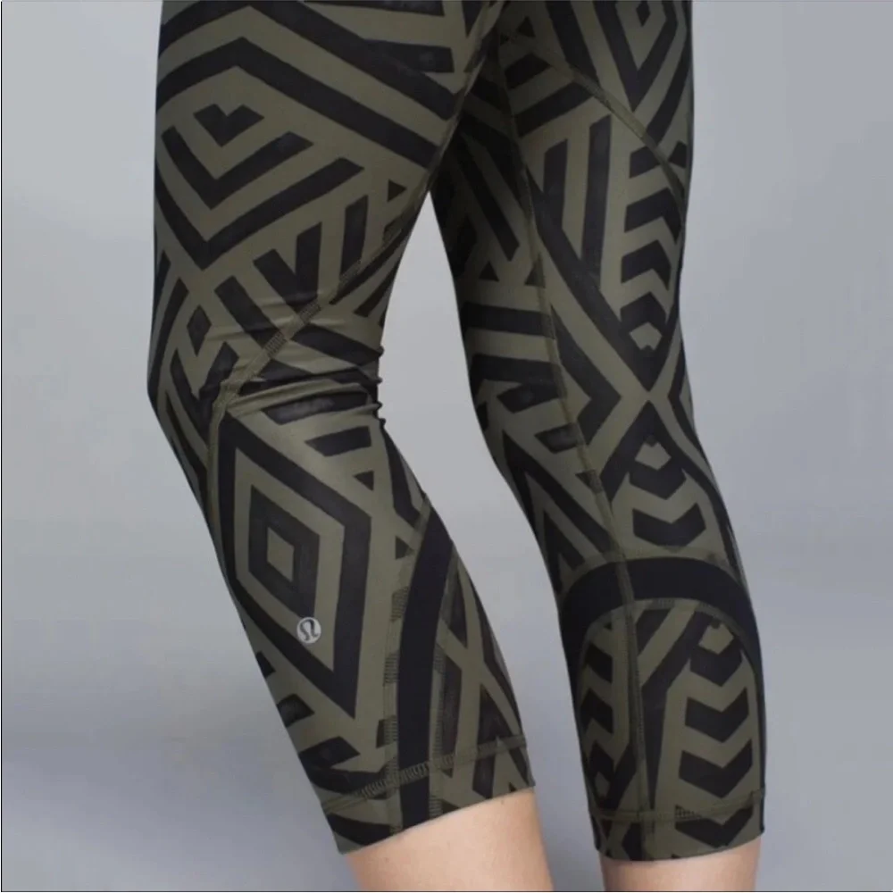 Lululemon run inspire crop leggings ll chevron size 6